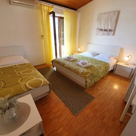 Desa - Only For Families Appartamento Pag Town