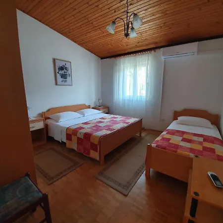 Desa - Only For Families Appartamento Pag Town