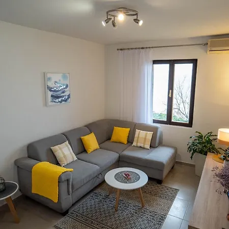 Desa - Only For Families Apartman Pag Town