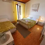 Desa Only For Family Apartmán Pag Town